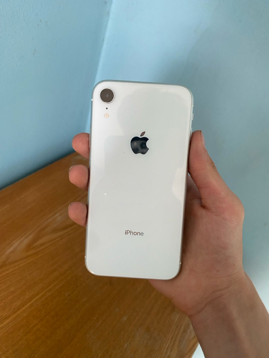 vand iphone XR blocat pe icloud foto 1
