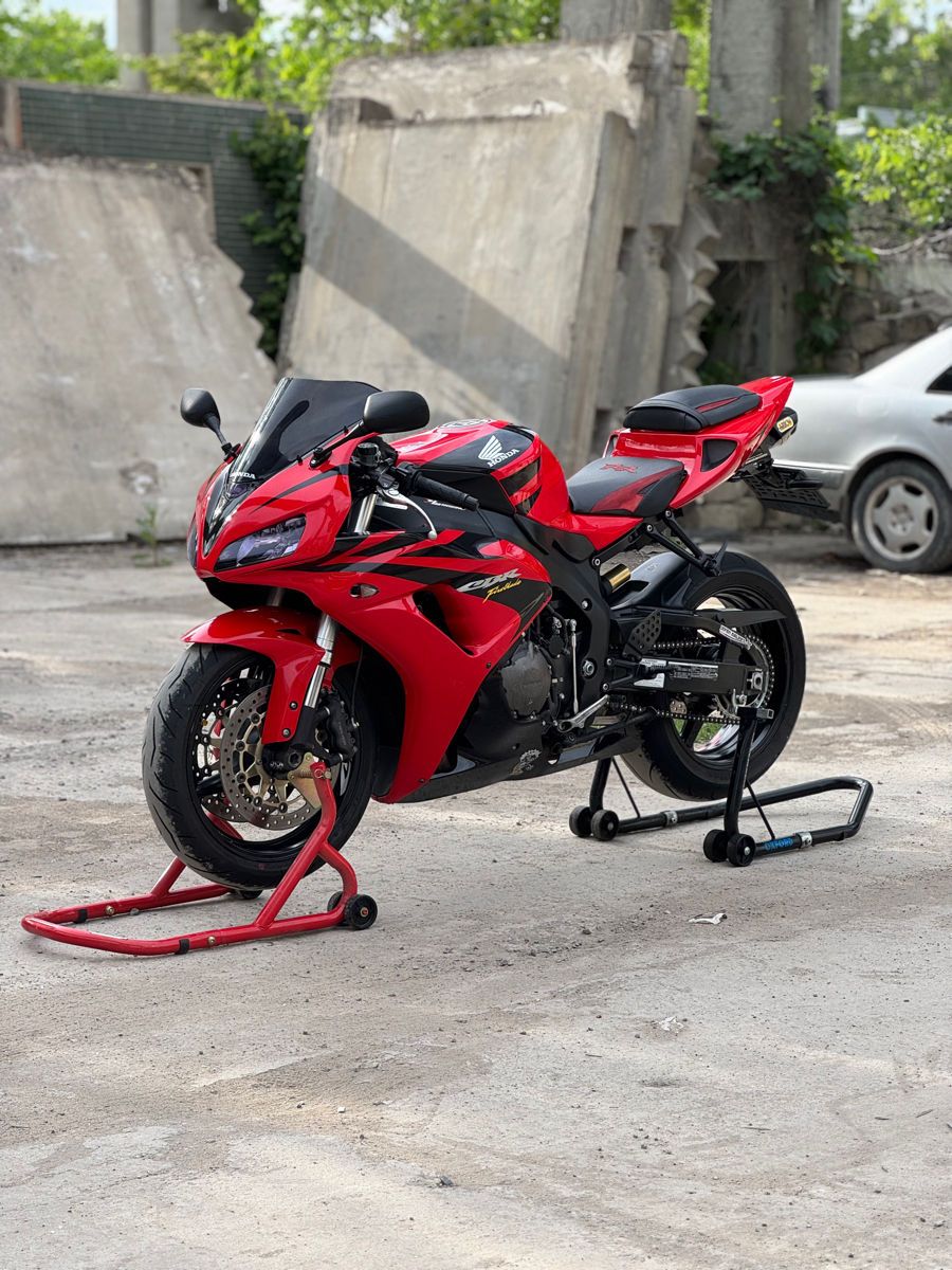 Honda CBR1000RR SC57 фото 0