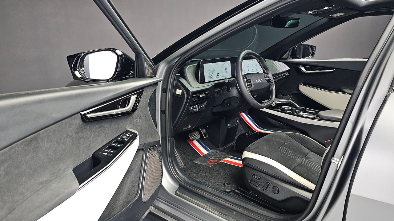 KIA EV6 фото 4