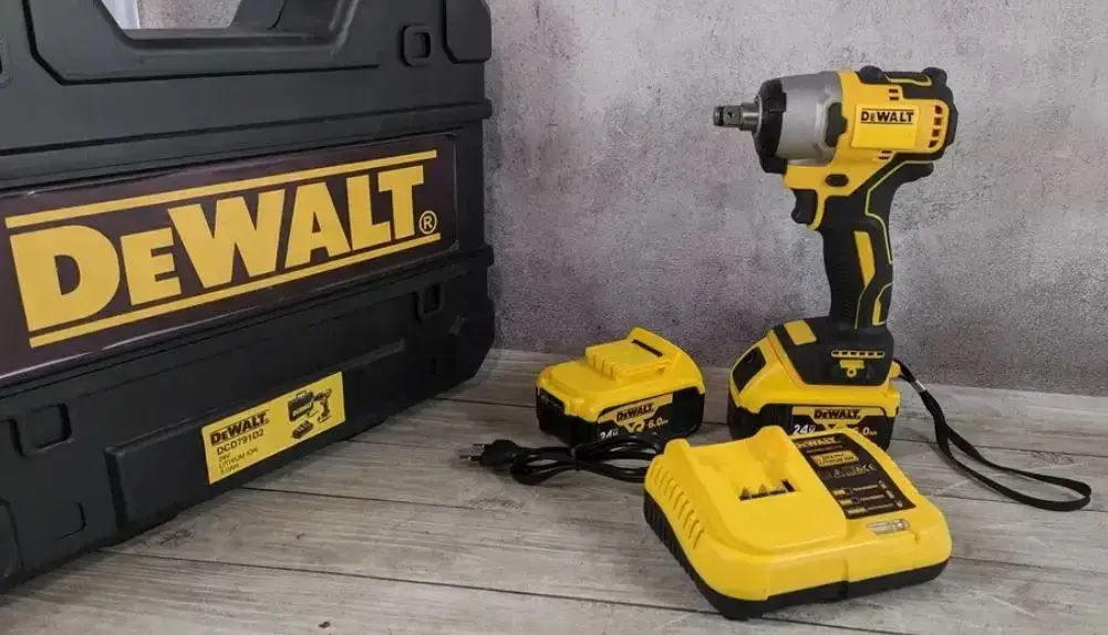 Шуруповерт DeWALT (24V 4A/h) Аккумуляторный гайковерт  24 вольт .