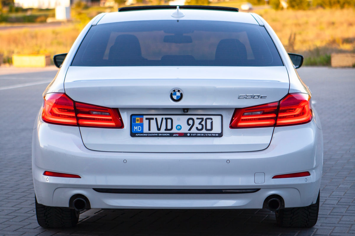 BMW 5 Series foto 3