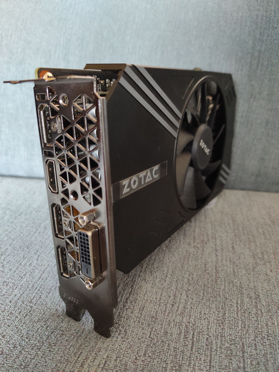 GTX1070 TI 8GB, RX580 8GB, RX480 4-8GB, GTX1060 6GB foto 6