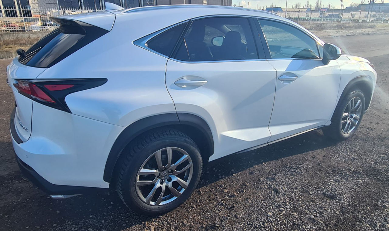 Lexus NX Series foto 8