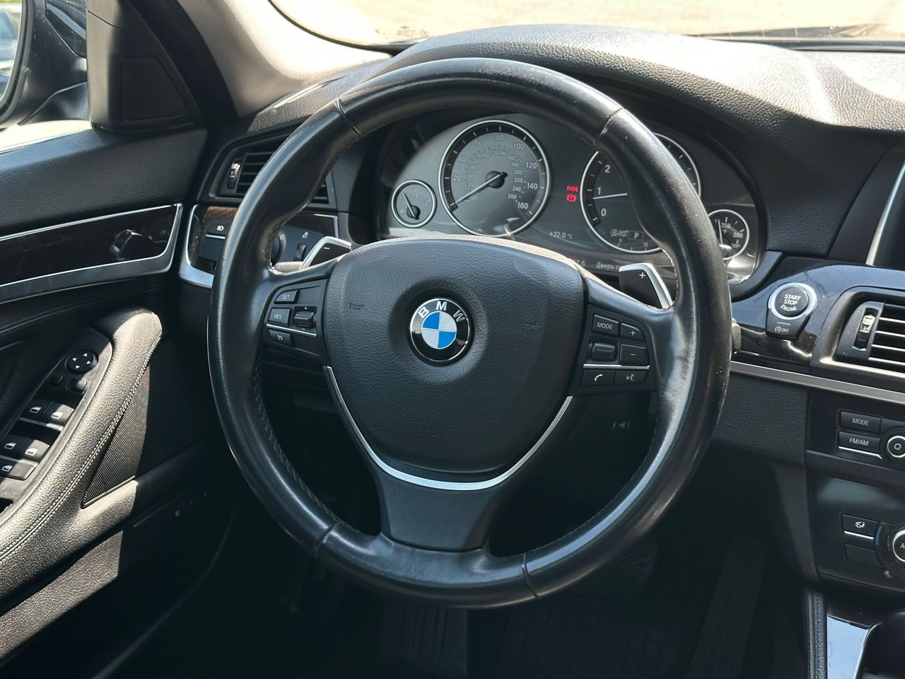 BMW 5 Series foto 11