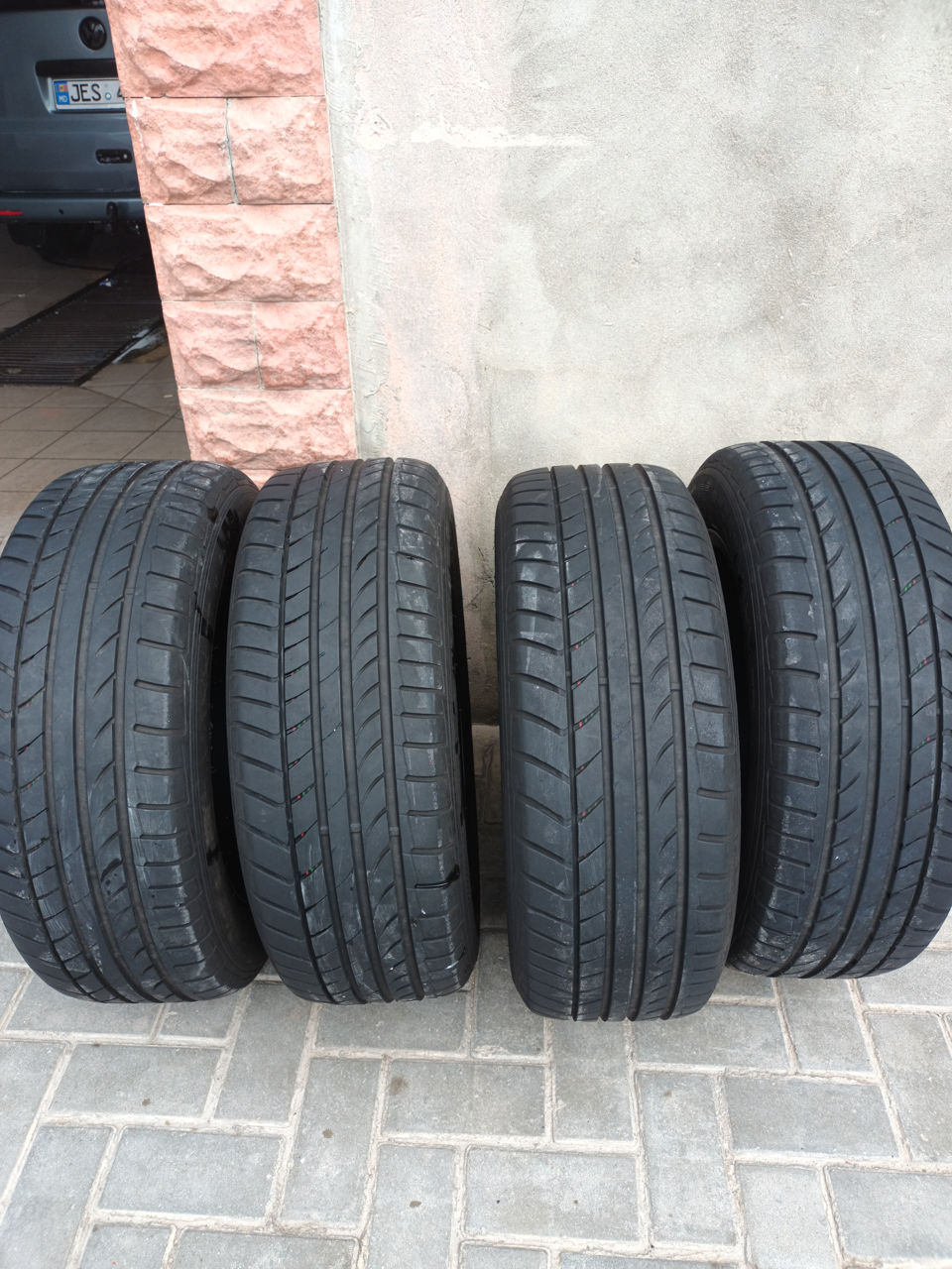 Продам отличные диски с шинами(Dunlop)  подходят на BMW  и Т5    225/60 R17 foto 1