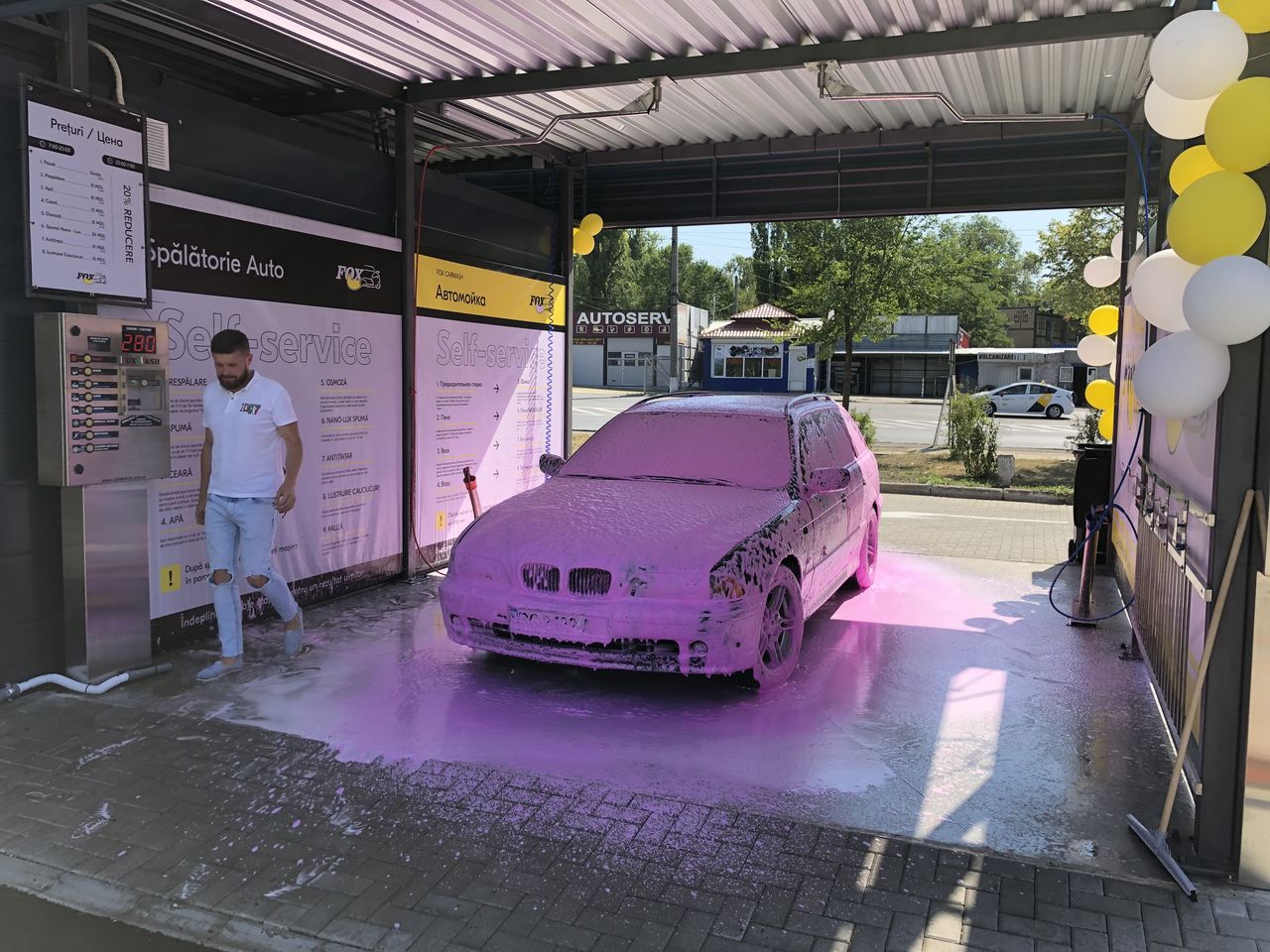  Self service, spalatorii LuxWash foto 7