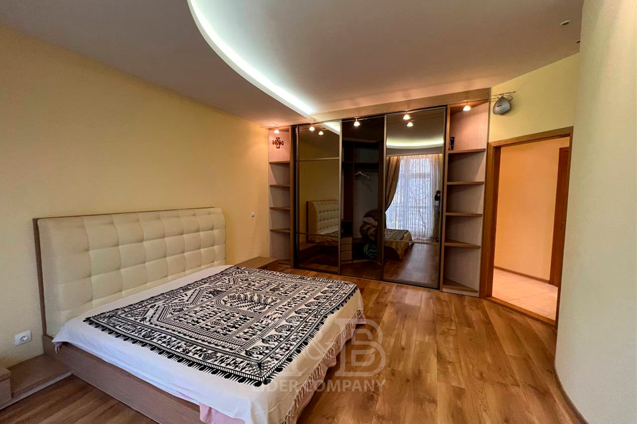 Apartament cu 4 camere, 180 m², Centru, Chișinău foto 5