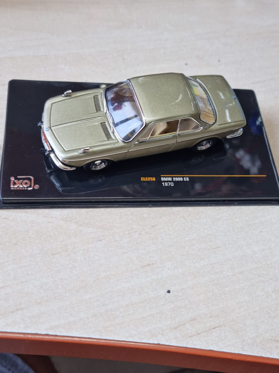 BMW 2000cs 1:43 foto 2