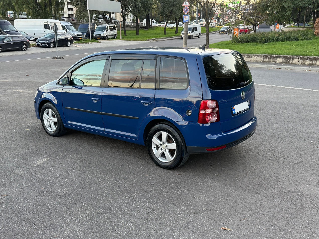Volkswagen Touran фото 7