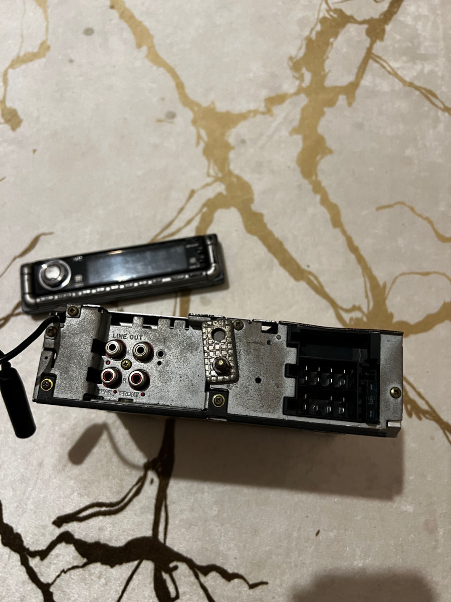 JVC KD-G701 выдвижная  foto 3