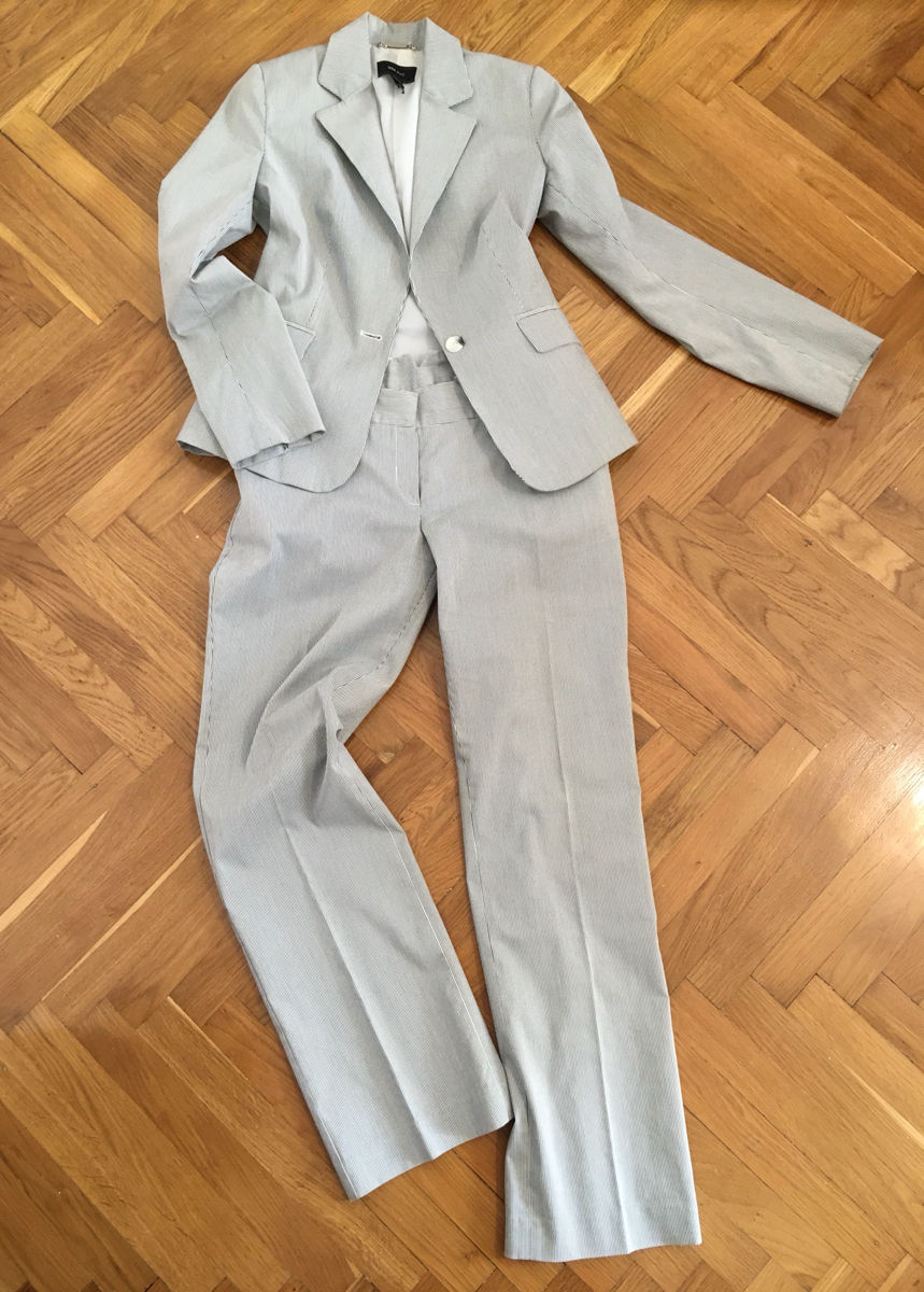 Продам женский деловой костюм Mango/Vand costum Mango pentru femei