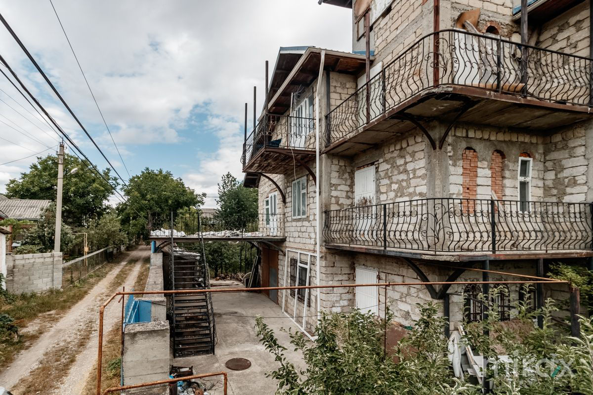 Se vinde vilă pe malul lacului amplasată în s. Hrușova, IP Valea Fermecată фото 3