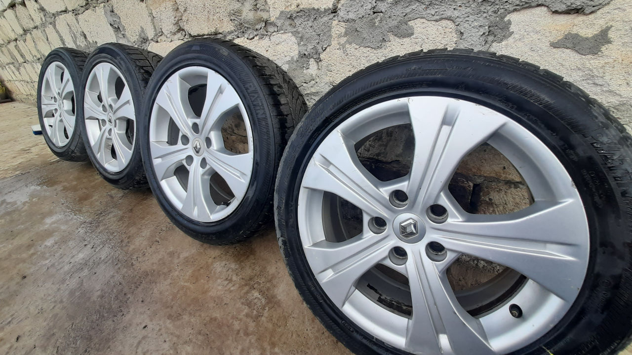 Vând discuri cu cauciucuri