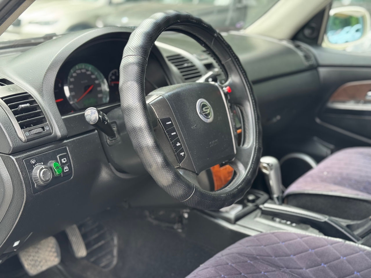Ssangyong Rexton фото 8