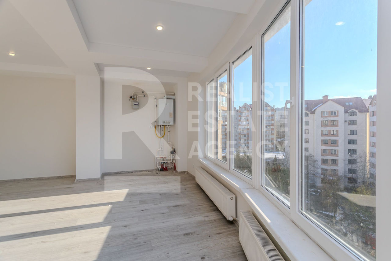 Apartament cu 4 camere, 200 m², Centru, Chișinău foto 1