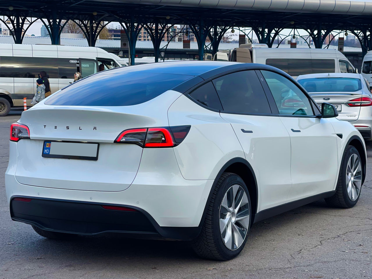 Tesla Model Y foto 6