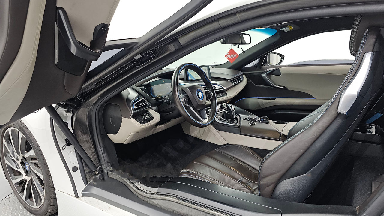 BMW i8 фото 4