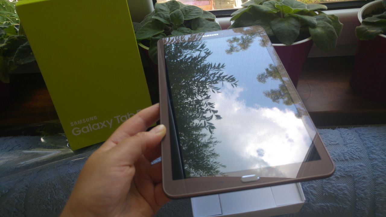Планшет Samsung Galaxy Tab E, 9,6", 8gb+4G, новый в коробке фото 0