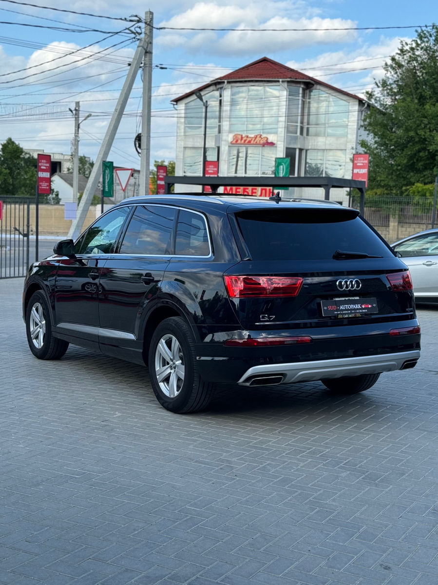 Audi Q7 foto 2