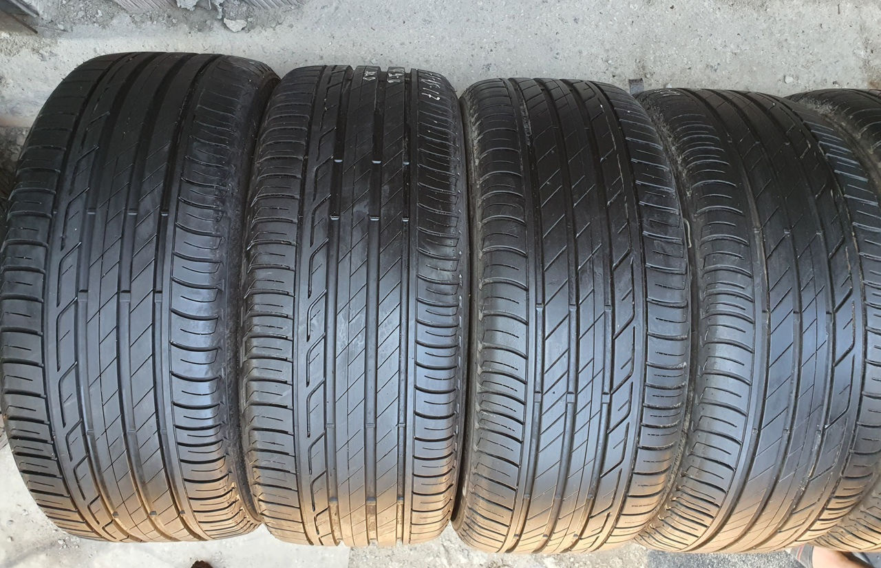 215/55/ R17- BRIDGESTONE.