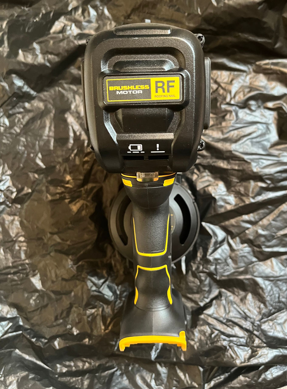 Нейлер кровельный dewalt dcn45rnn foto 2