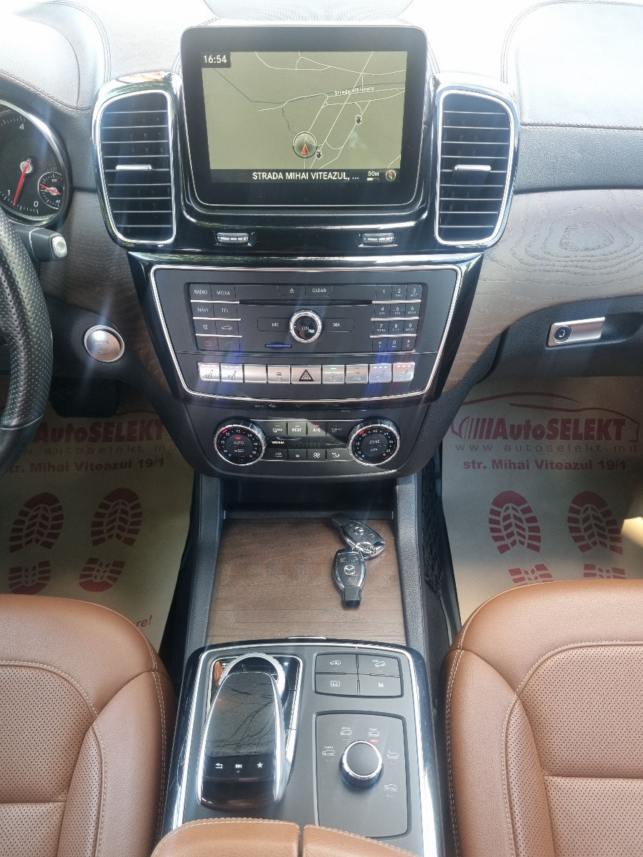 Mercedes GLS-Class 2017 photo 10