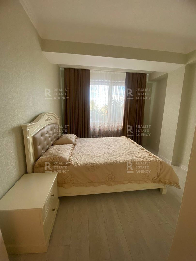 Apartament cu 2 camere, 75 m², Centru, Chișinău foto 1