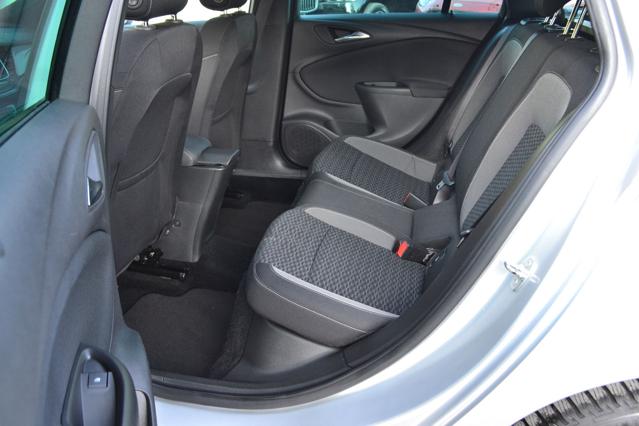 Opel Astra фото 10