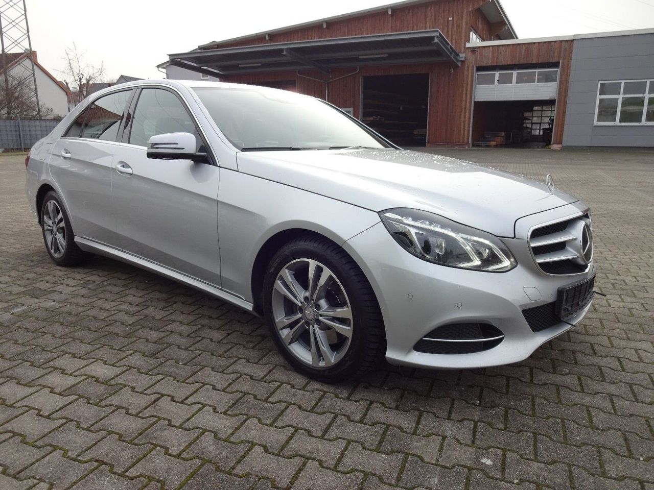 Mercedes E-Class foto 0