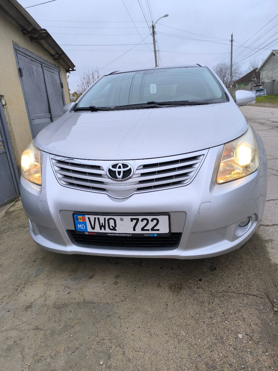 Toyota Avensis foto 1