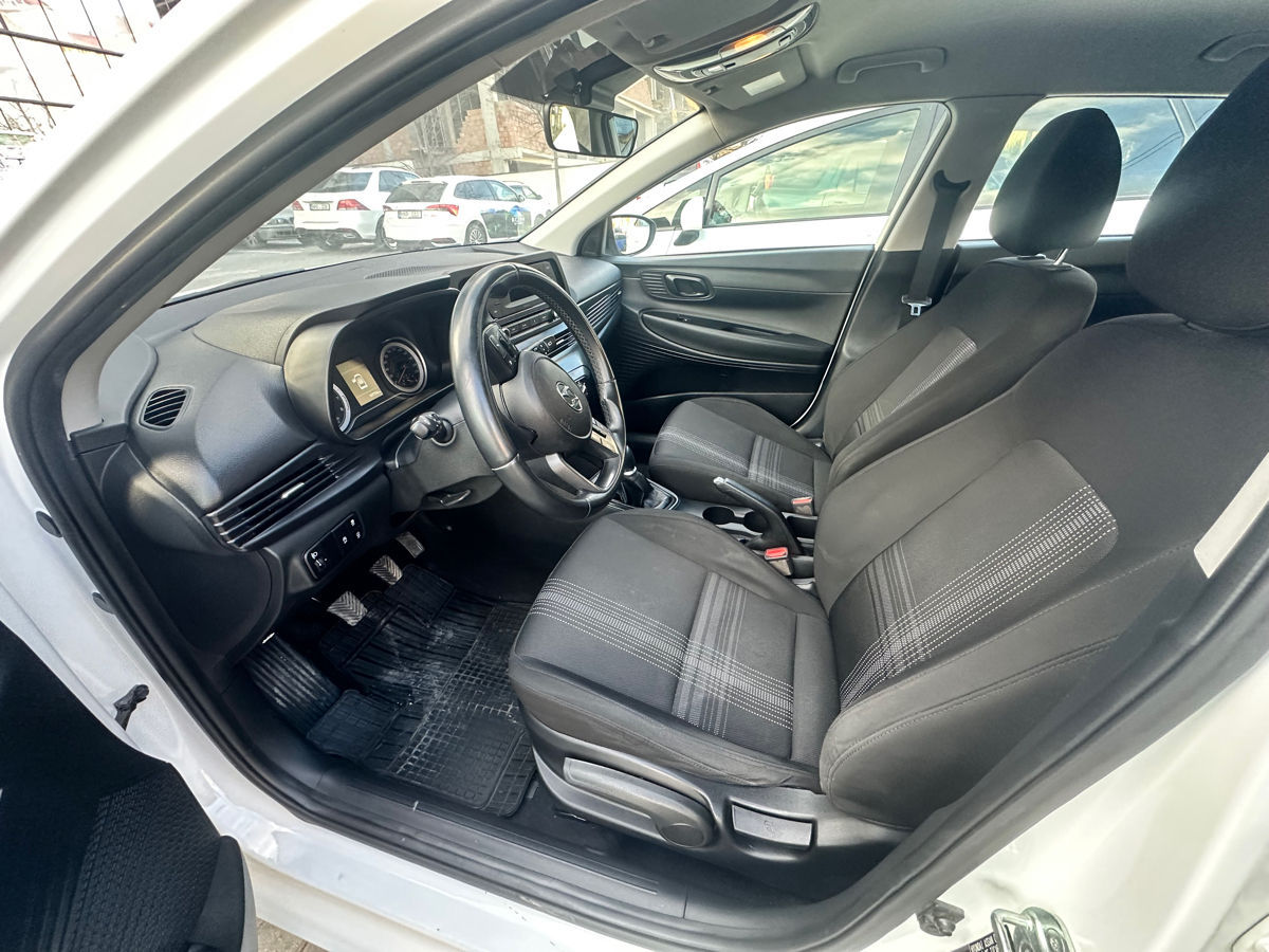 Hyundai i20 фото 1