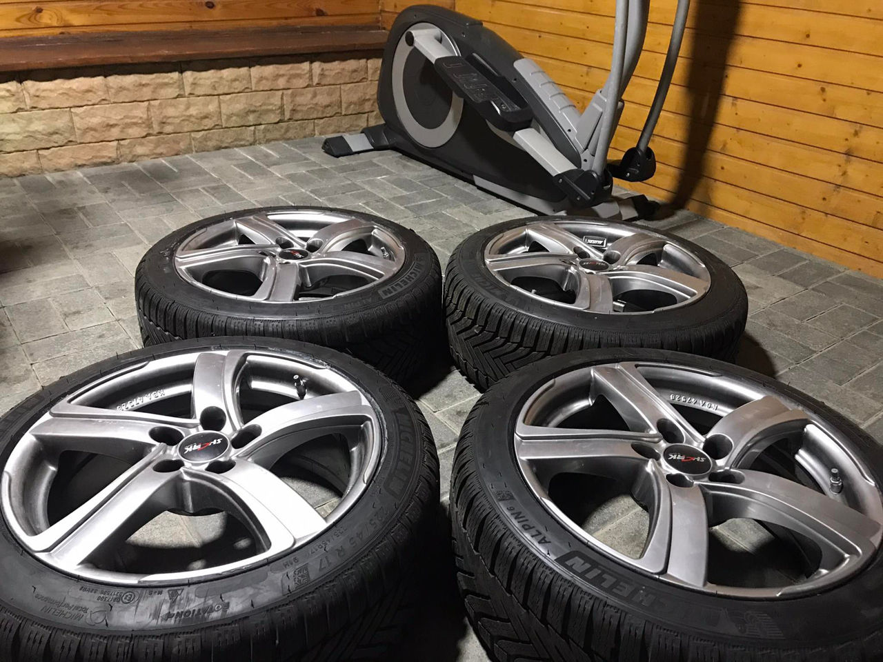 R17 J7.5 Диски + Шины Новые Michelin R17 225 45 + Датчики давления