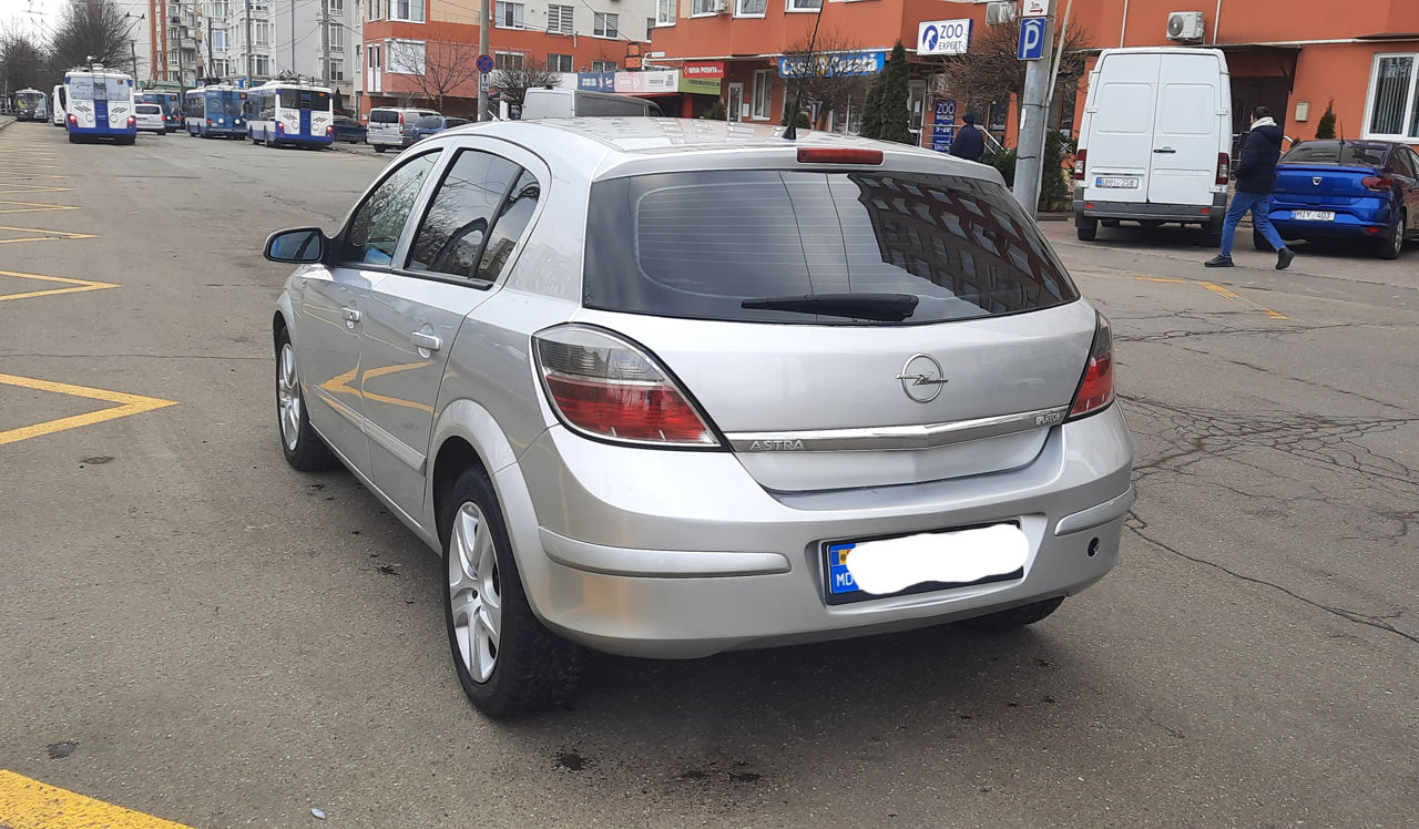 Opel Astra фото 2