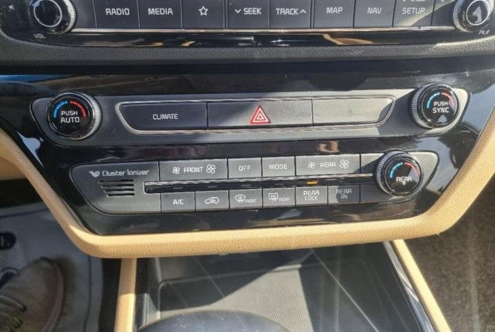 KIA Carnival фото 10