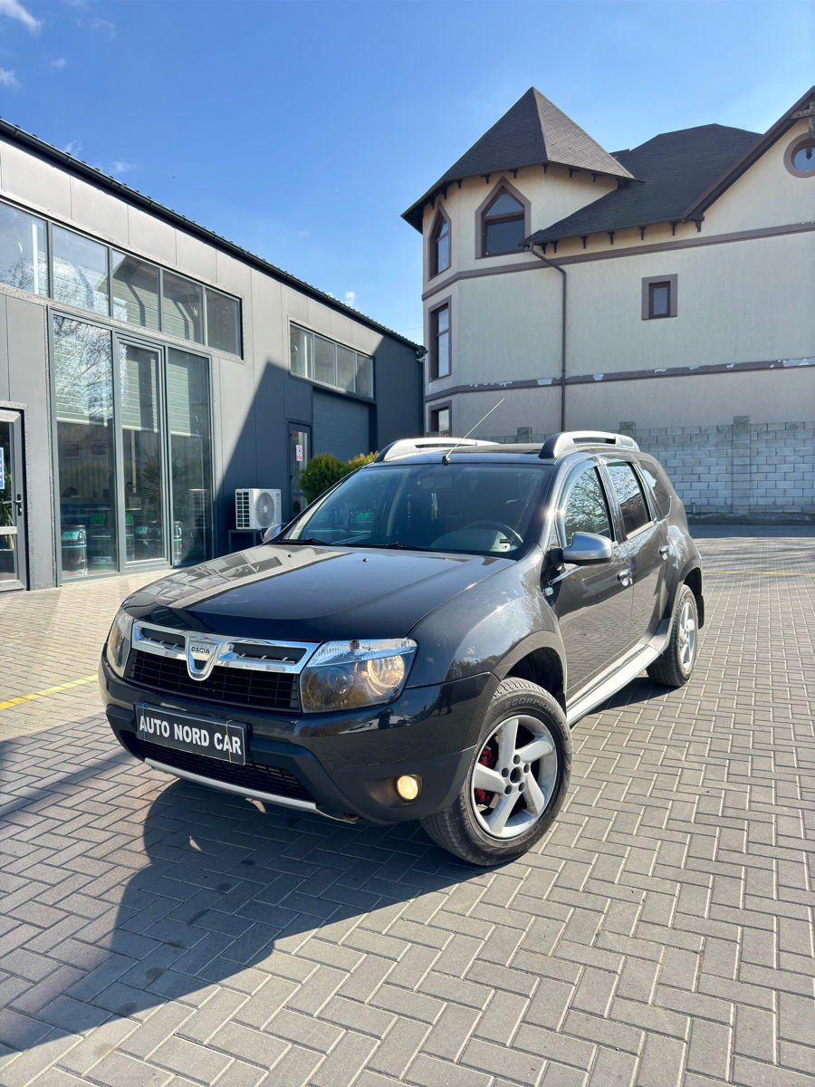Dacia Duster фото 0