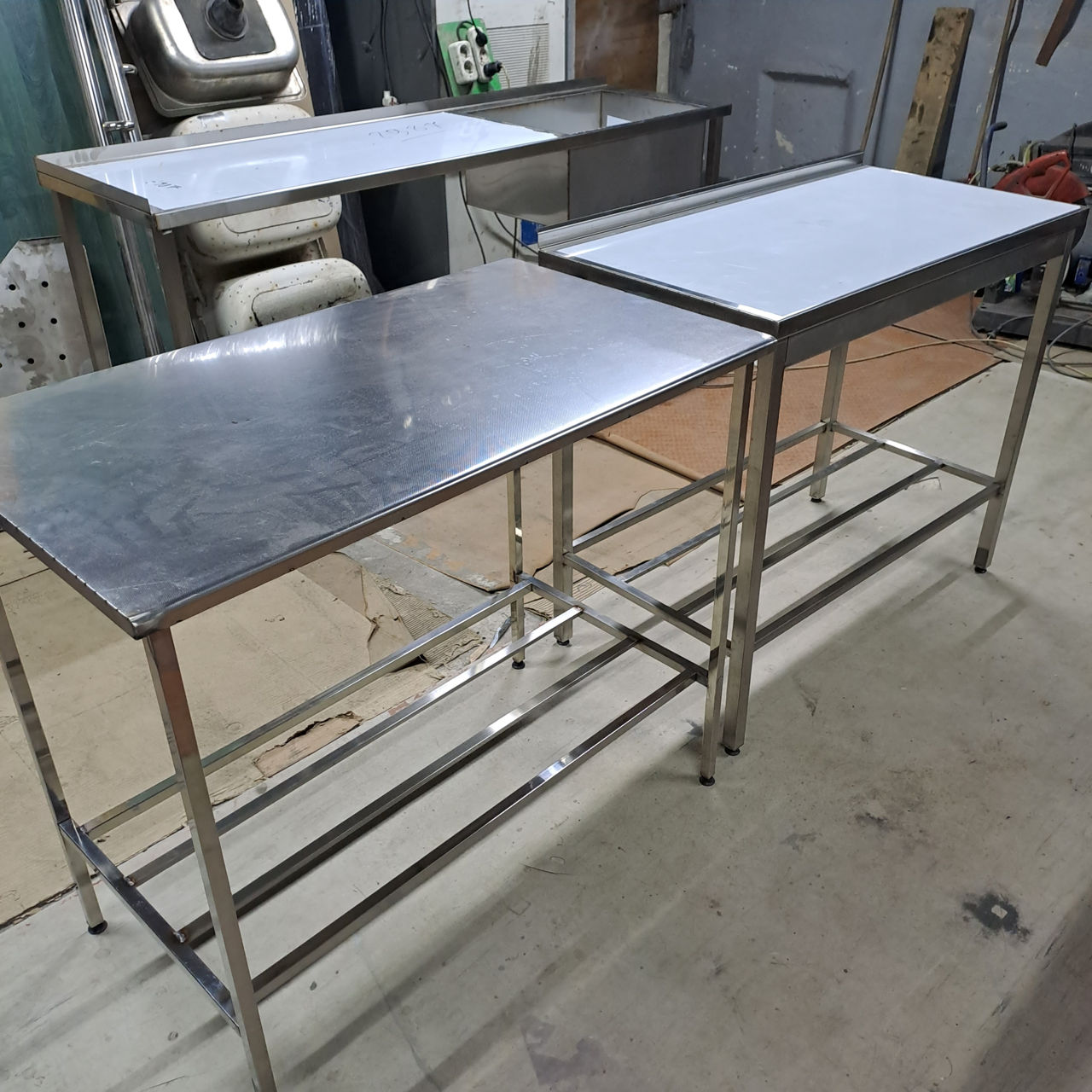 Spalatorie dubla in stoc ,mese din inox фото 2