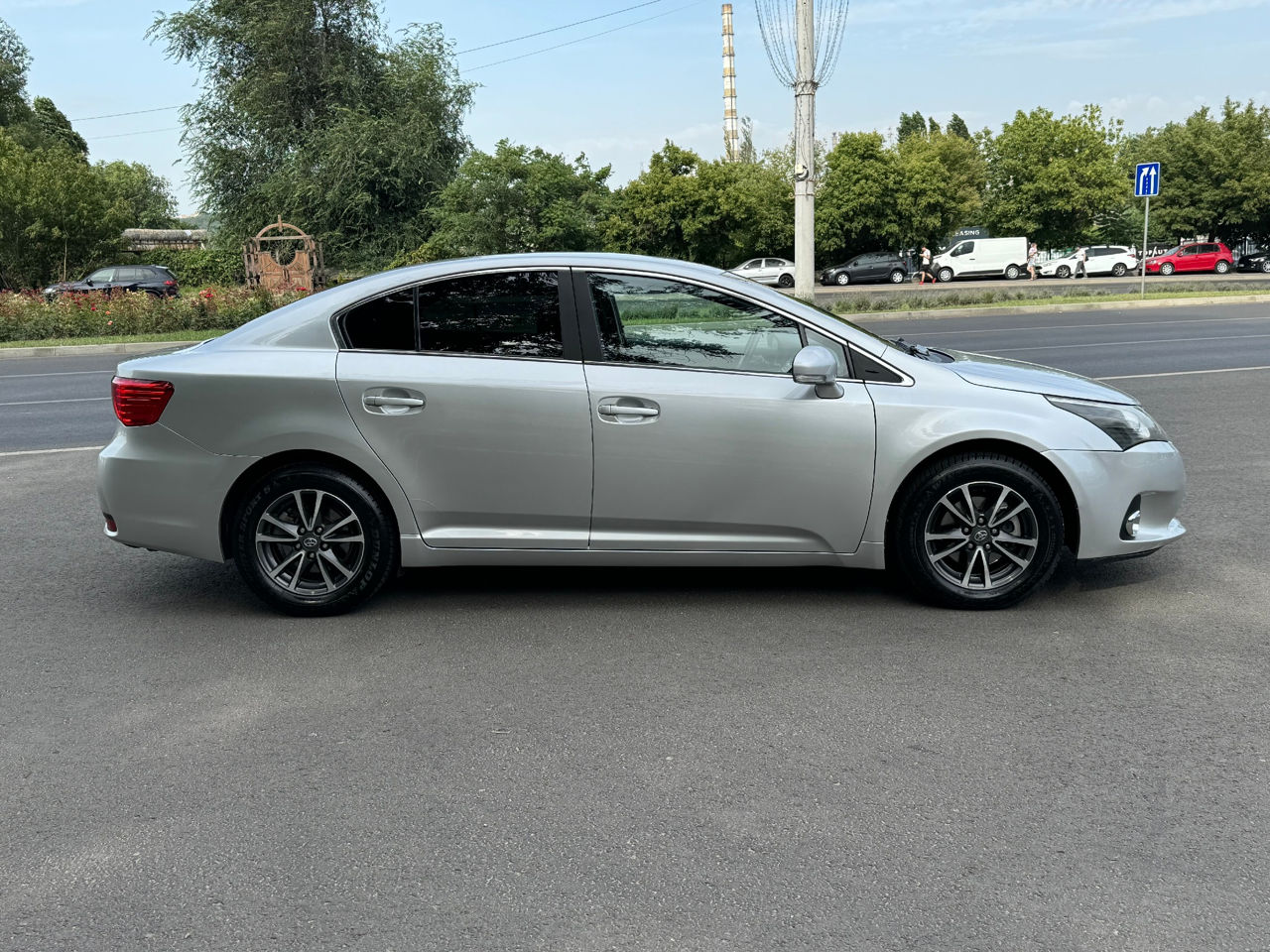 Toyota Avensis foto 3