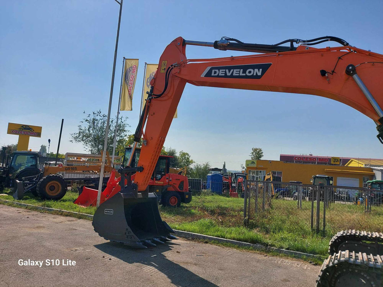 Excavator pe șenile develon dx 225 lca foto 7