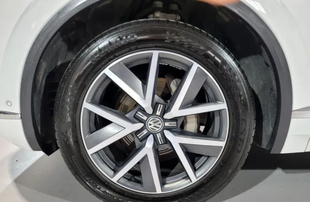 Volkswagen Touareg foto 14