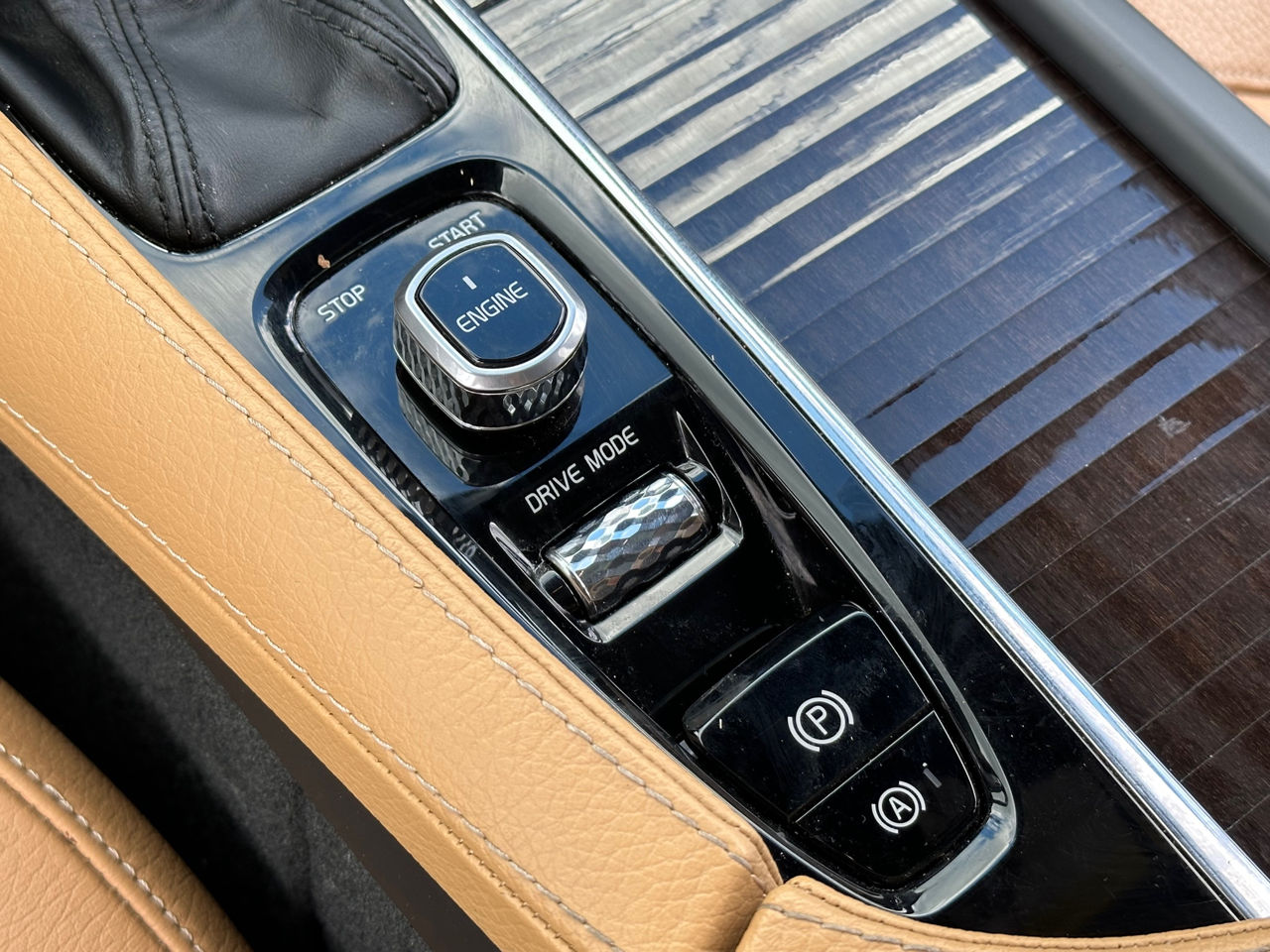 Volvo XC90 foto 10