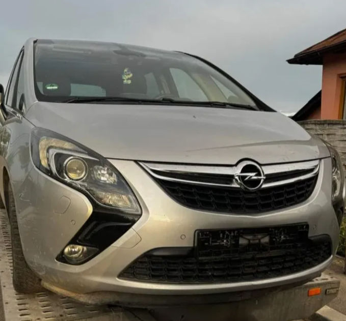 Dezmembrez opel zafira c , astra j, insignia b20dth фото 1
