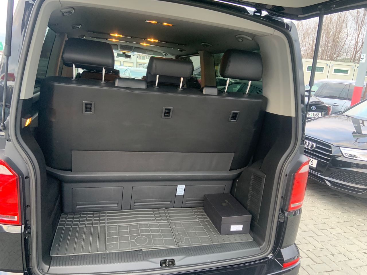 Volkswagen Multivan foto 17