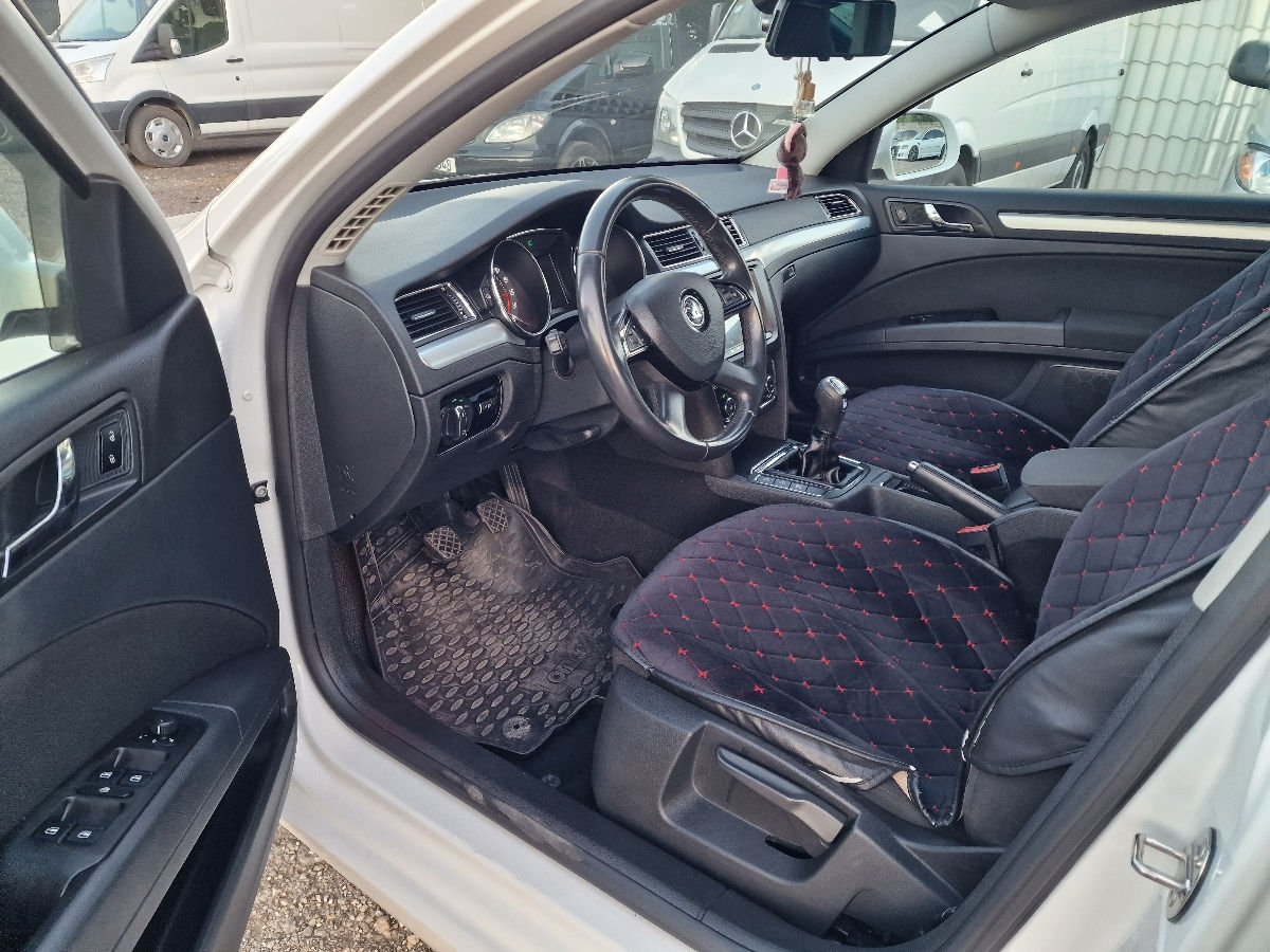 Skoda Superb foto 7