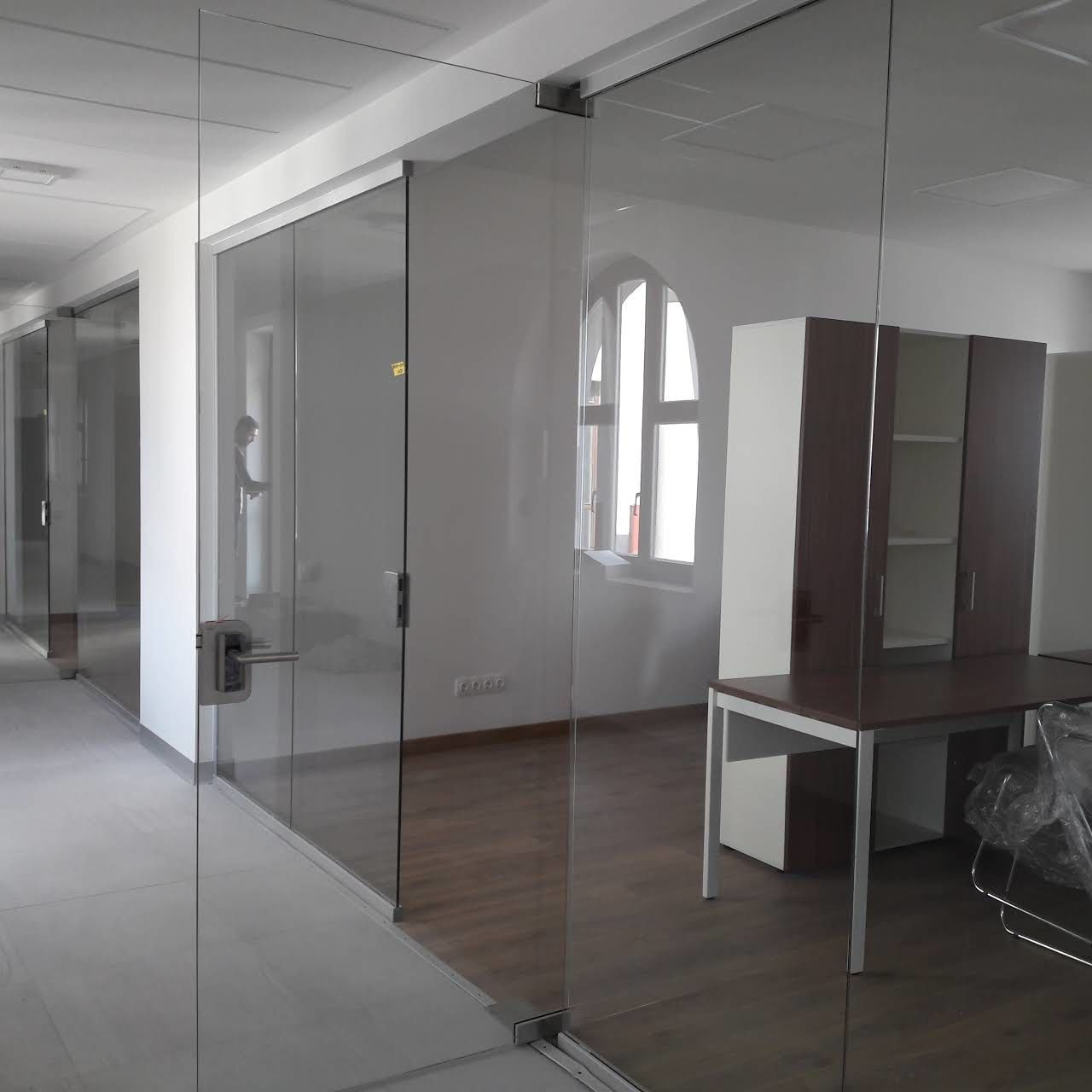 Pereți din sticlă pentru oficii și alte încăperi foto 3