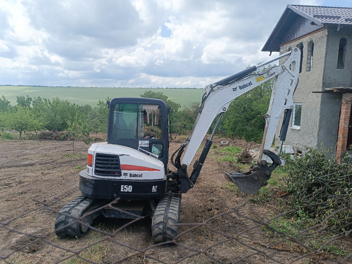 Экскаватор Bobcat E50 foto 1