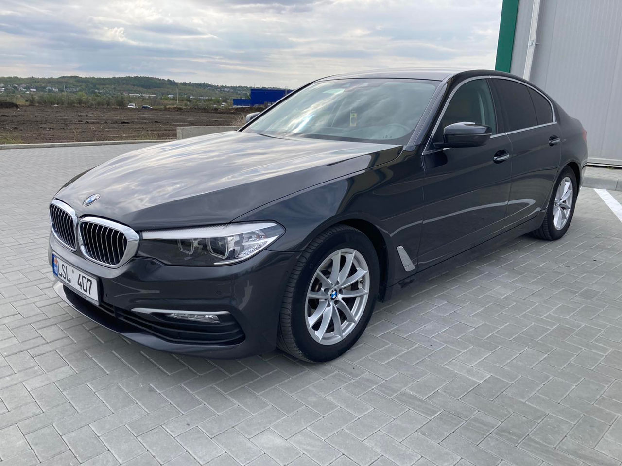 BMW 5 Series foto 2