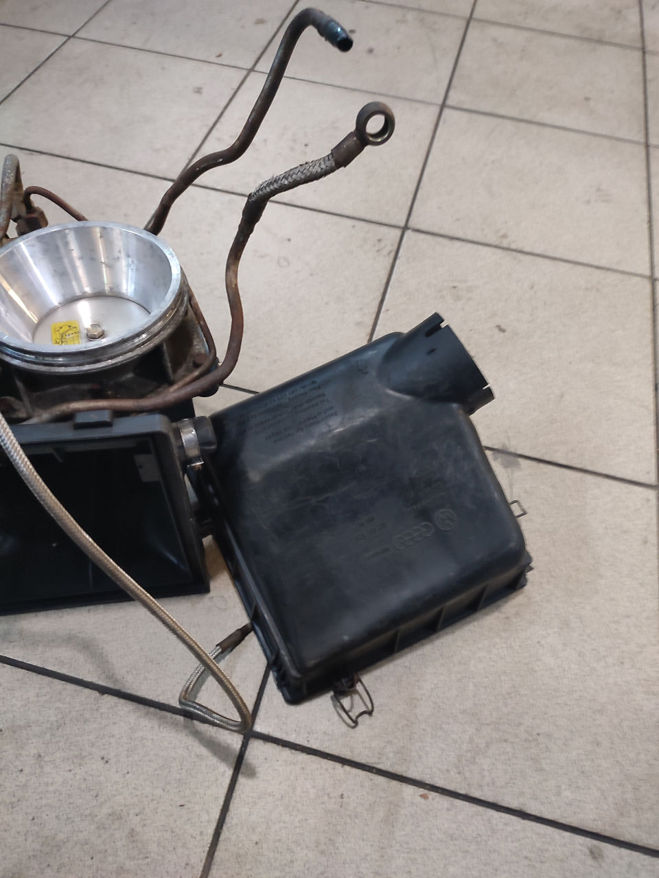 Dozator distributie benzina KE-Jetronic Audi 100 C3 2.2i: 2.3i