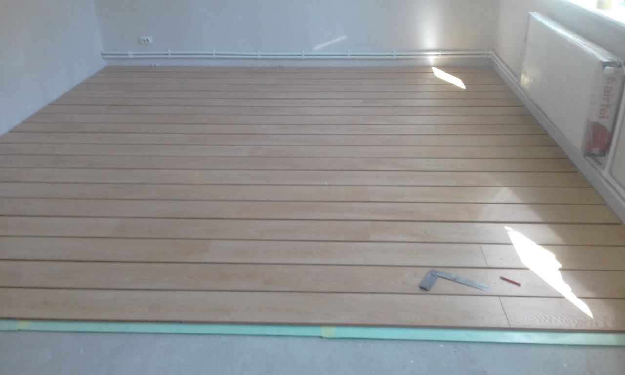 Укладка ламината. ковролина, линолеума. Установка пластиковых плинтусов ...