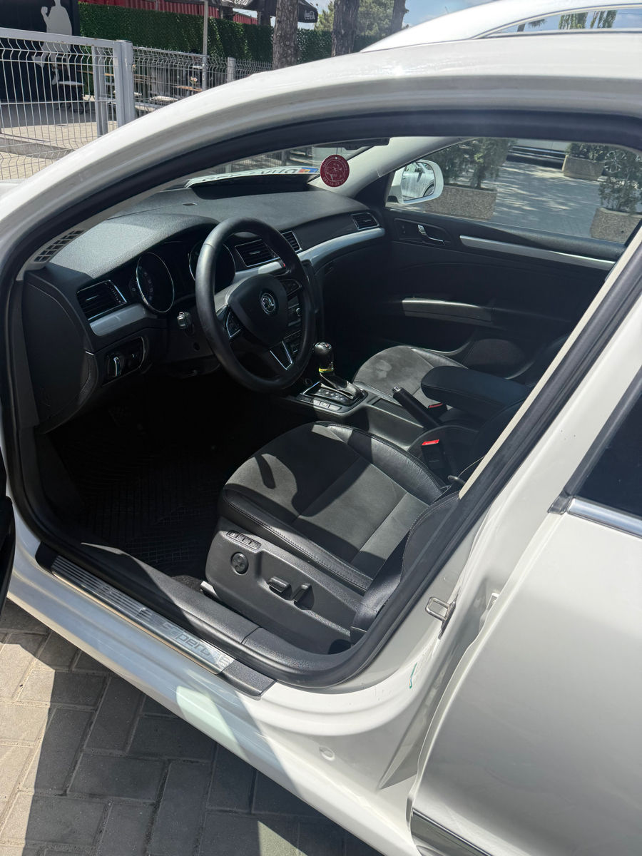 Skoda Superb фото 6
