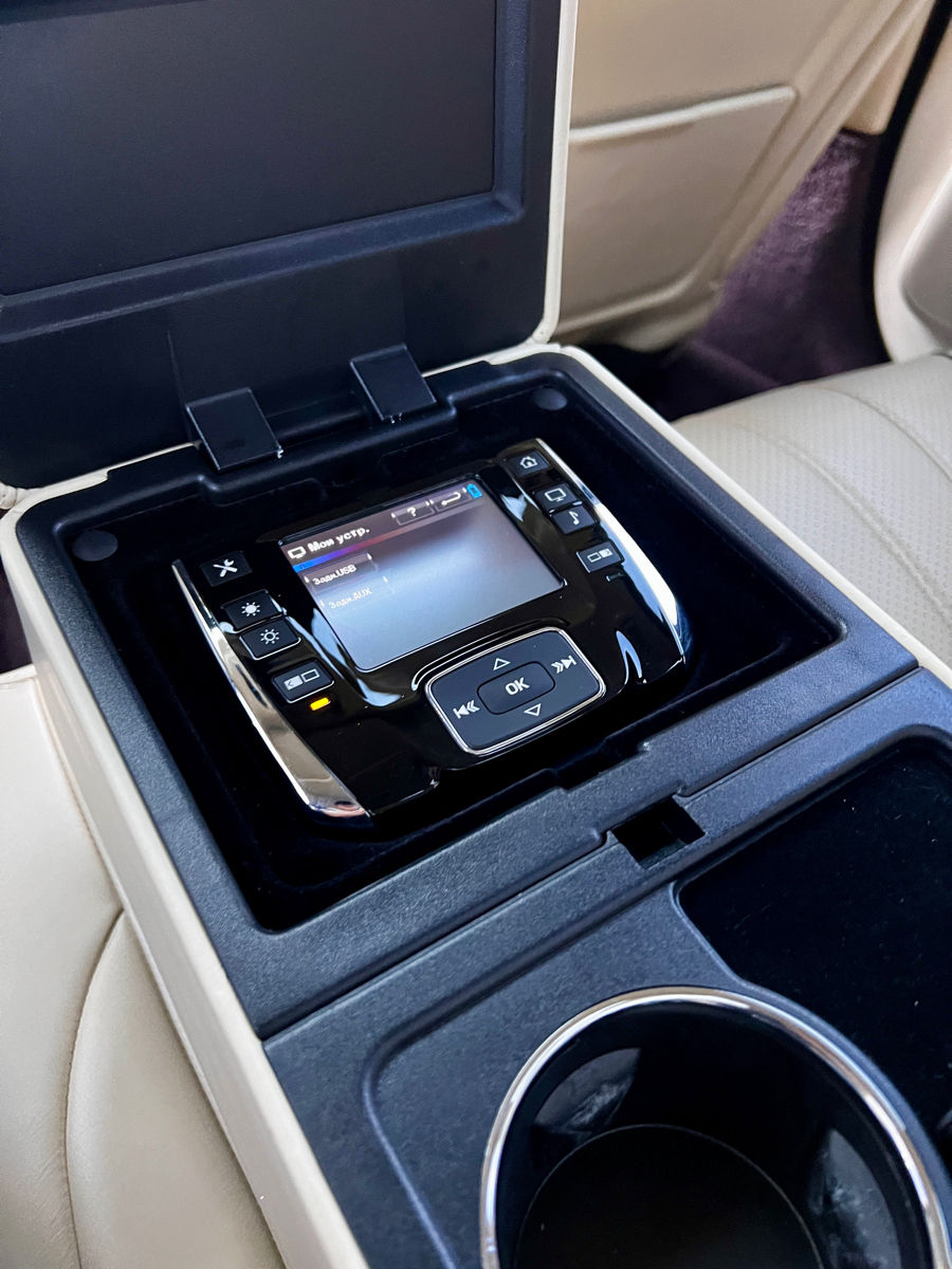 Jaguar XJ фото 7